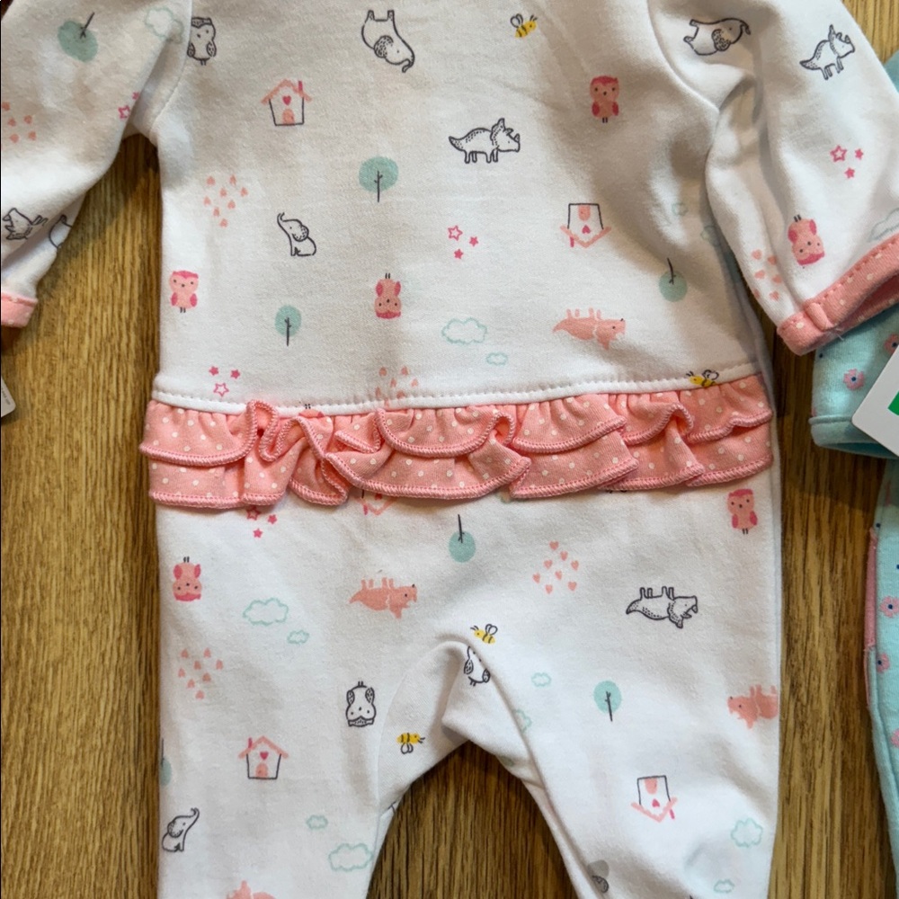 Carter Child of Mine Preemie Baby Clothing Lot Sleepers Bodysuits 7 Pieces - Picture 4 of 5